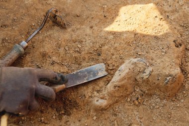 Arkeolojik araçları, site, el ve araç üzerinde çalışma arkeolog.
