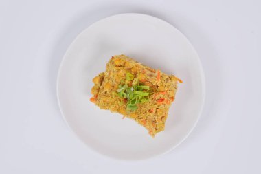 Polenta haşhaş ve beyaz bir sebze ile