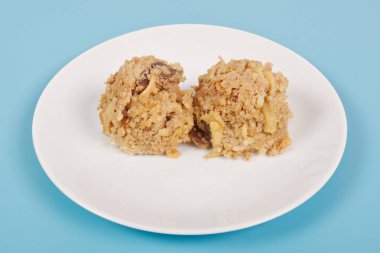 Millets mavi üzerinde meyve ile