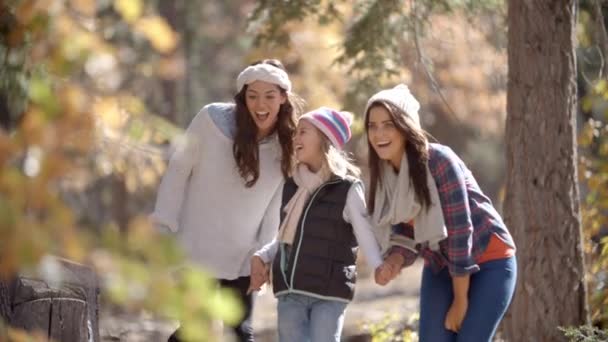 Female parents with their daughter — Stock Video