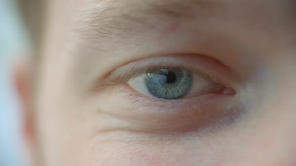 Extreme Nahaufnahme des menschlichen Auges — Stockvideo