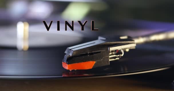 Turntable with spinning record — Stock Video