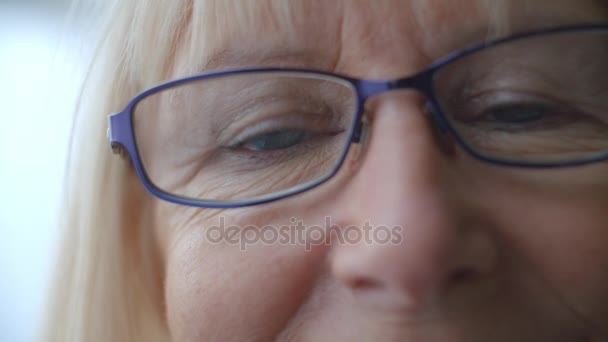 Senior woman face — Stock Video