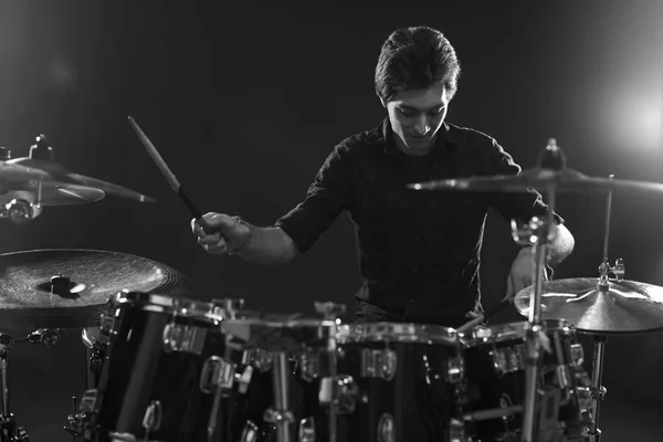 Drummer Playing Drum Kit In Studio — Stock Photo, Image