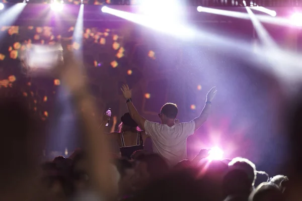 Fans beim Musikfestival — Stockfoto