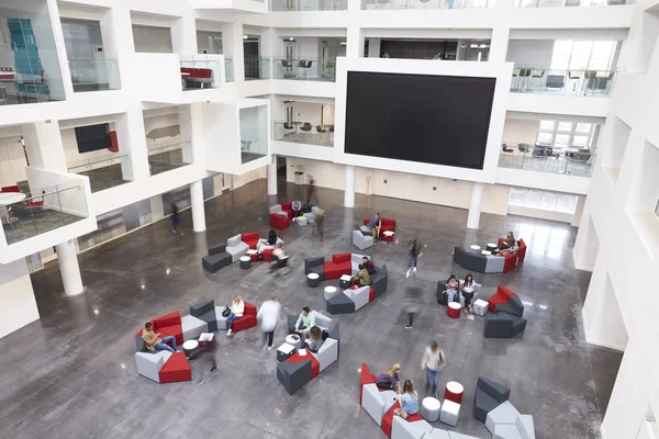 Moderne Universiteit lobby atrium — Stockfoto