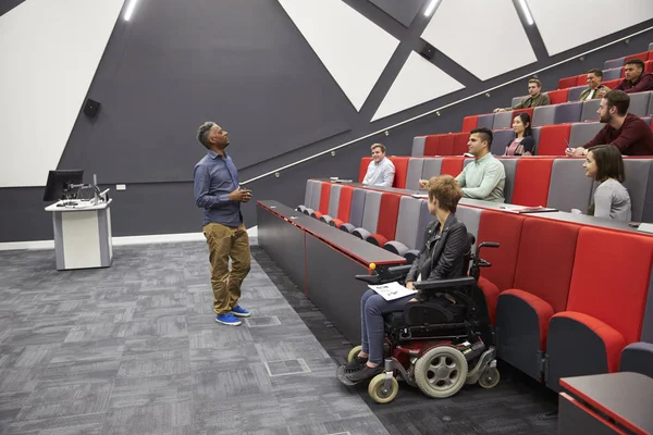 Man studenten in een universiteit les — Stockfoto