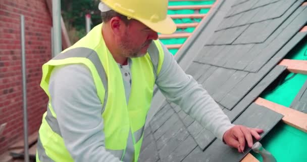 Bauarbeiter auf Baustelle — Stockvideo