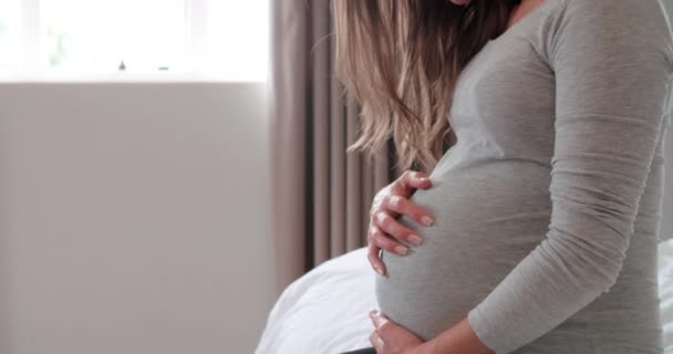 Depressief zwangere vrouw — Stockvideo