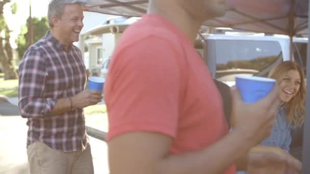 Eventails de sport Tailgating dans le parking — Video