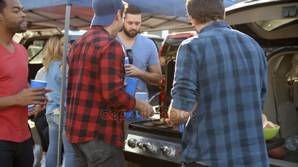 Abanicos deportivos Tailgating — Vídeos de Stock