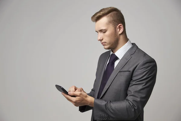 Buchhalter mit Taschenrechner — Stockfoto