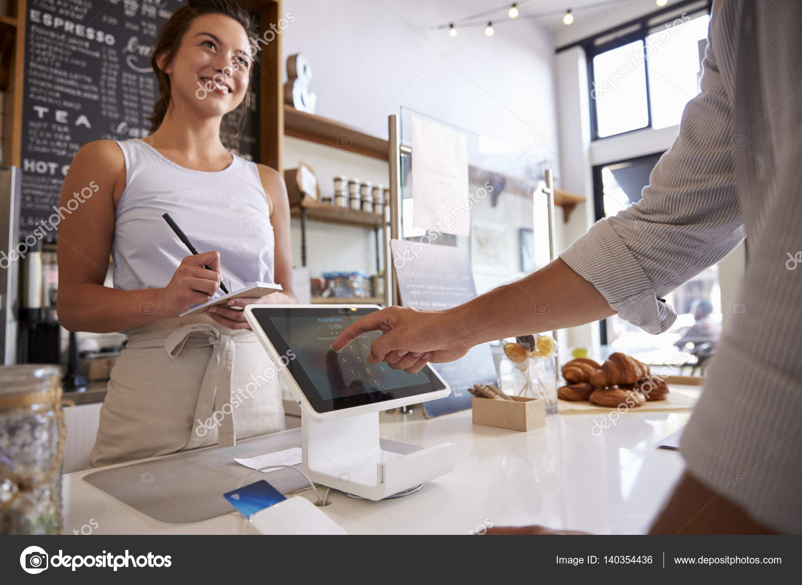 Антимартингейл стратегия форекс. Сапожник чинит обувь. Микрофинансовые организации риски. Лучший риэлтор. Нужен риэлтор.