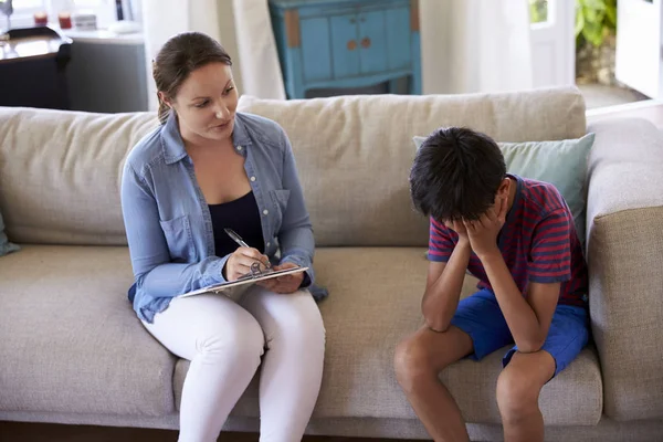 Boy talking With Counselor — Stock Photo, Image
