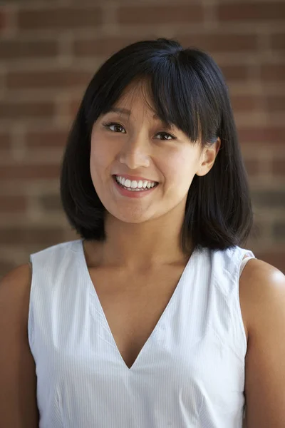 Businesswoman looking at camera — Stock Photo, Image