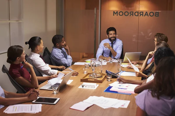 Business people listening to manager — Stock Photo, Image