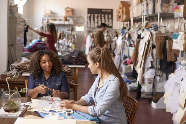 Aprendiz de formación femenina — Foto de Stock