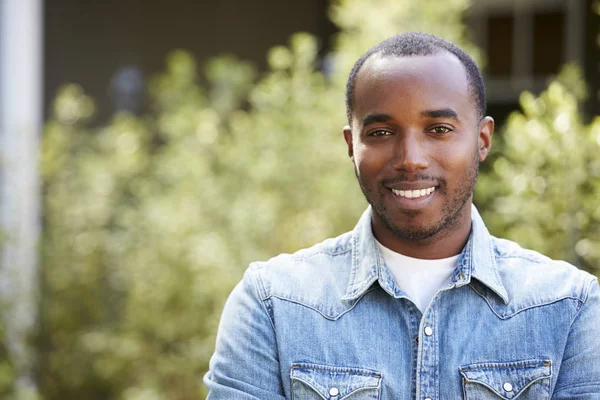 Portret van een Afrikaans-Amerikaanse man — Stockfoto