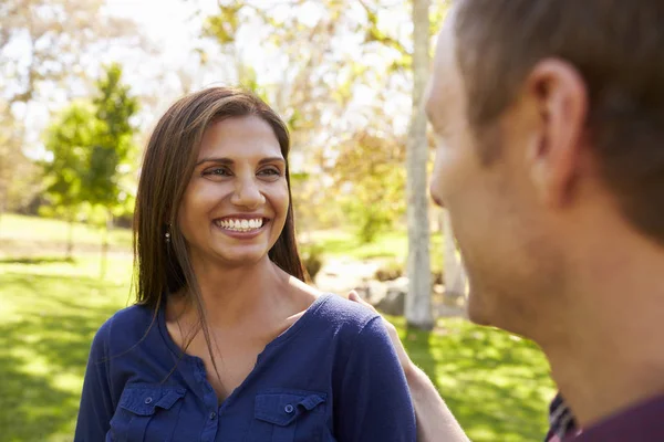 Happy couple in park — Stock Photo, Image