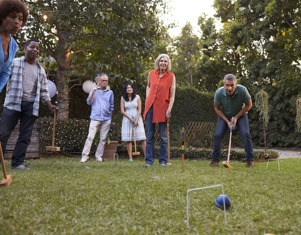 Mature Friends Playing Croquet — Stock Photo, Image