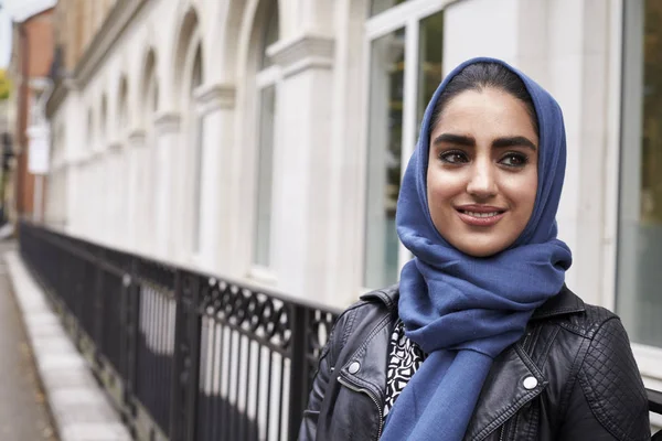 Wanita Muslim Inggris — Stok Foto