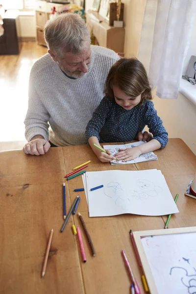 Opa en kleindochter kleuren foto — Stockfoto