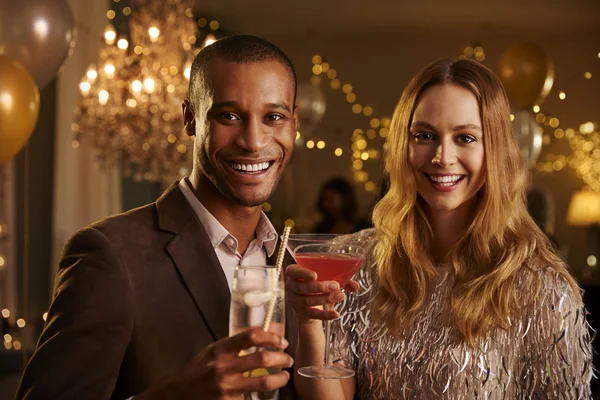 Romantic Couple Enjoying Cocktails — Stock Photo, Image