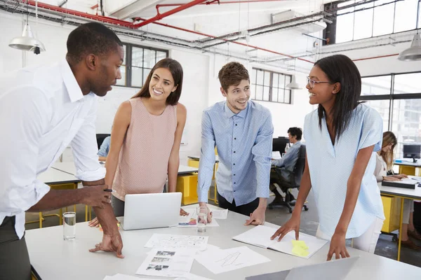 Équipe des jeunes entreprises — Photo