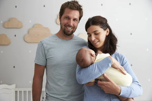 Genitori con figlio appena nato — Foto Stock