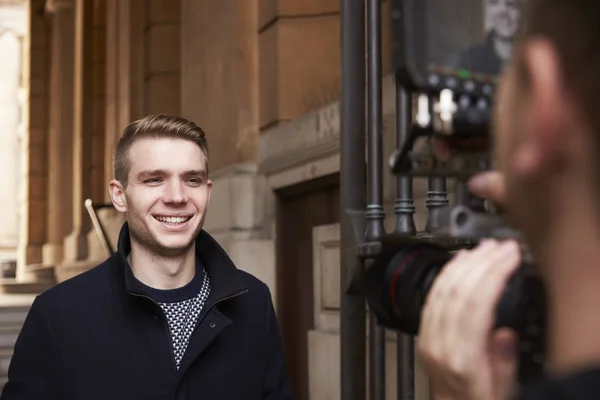 Mannelijke tv-presentator — Stockfoto