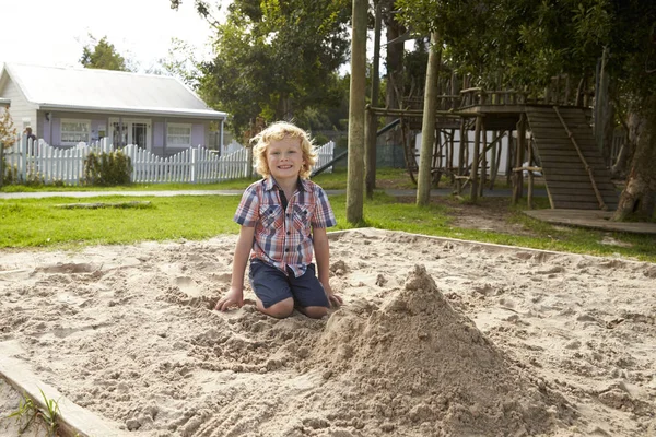 Schüler an der Montessori-Schule — Stockfoto