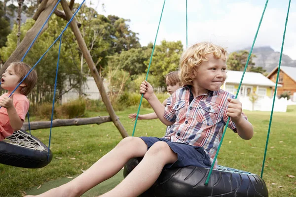 Kinderen bij de Montessorischool — Stockfoto