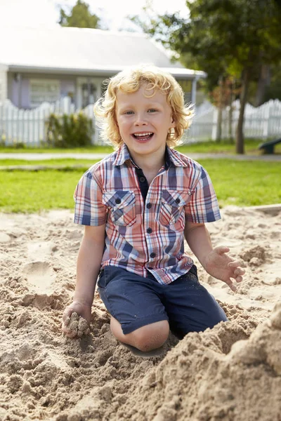 Schüler an der Montessori-Schule — Stockfoto