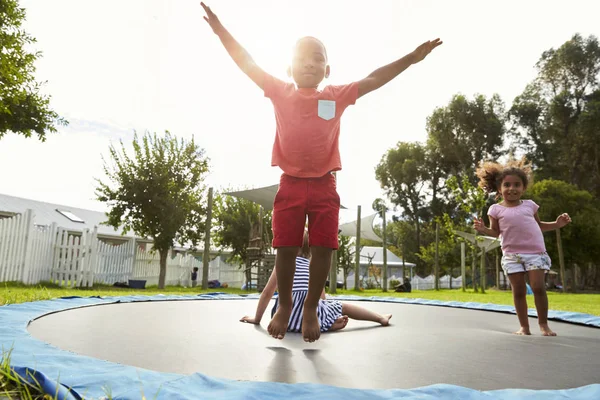 Barn på Montessori skola — Stockfoto