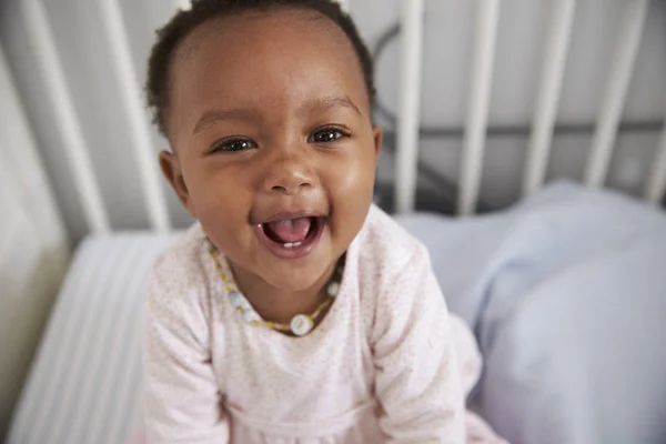 Portrét happy baby Girl — Stock fotografie