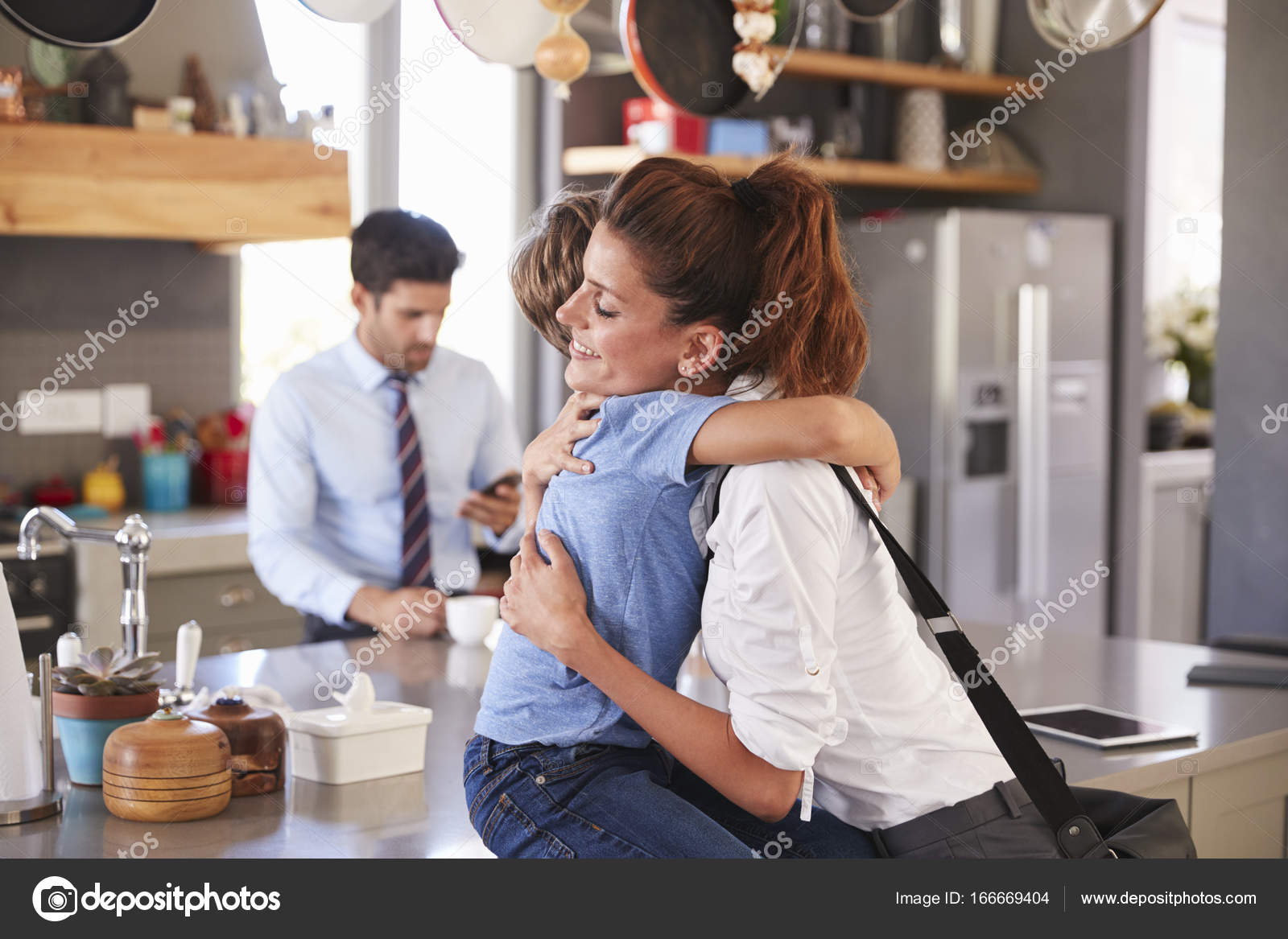 Come home игра. Childlessness. My mother not to work now. Money for housework from parents. My mother / моя мать.