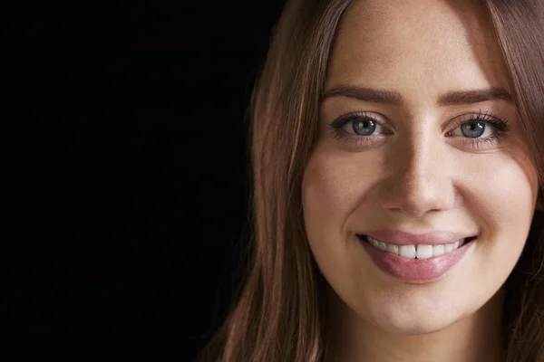 Retrato de mujer sonriente — Foto de Stock