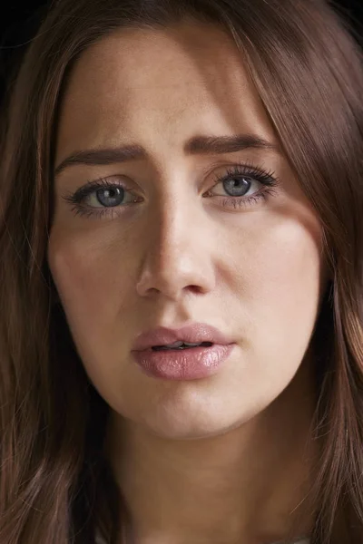 Anxious Young Woman — Stock Photo, Image