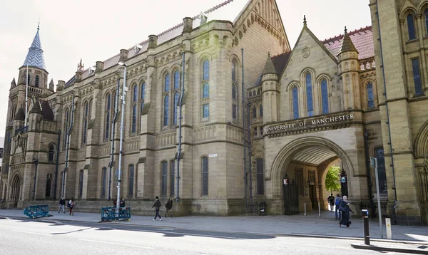 マンチェスターの大学の大学の建物 — ストック写真