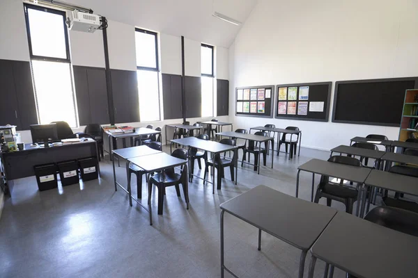 Aula vacía de la escuela primaria — Foto de Stock