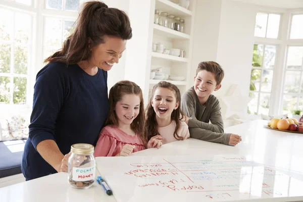 Children Receiving Pocket Money — Stock Photo, Image