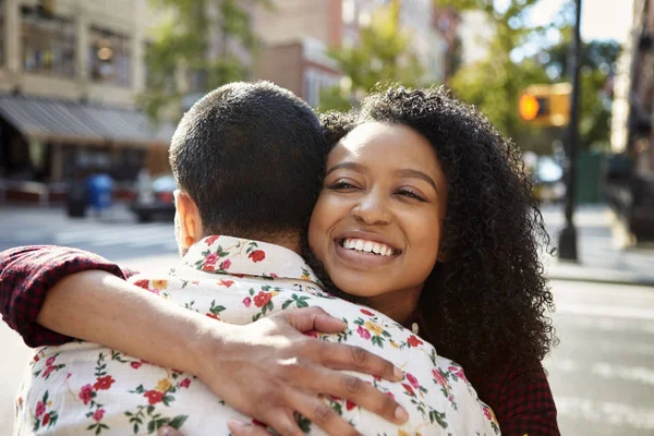 Rencontre Jeunes Couples Sur Urban Street New York — Photo