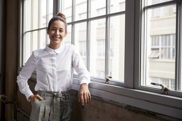 Young White Businesswoman Hair Bun Smiling Camera — Stock Photo, Image