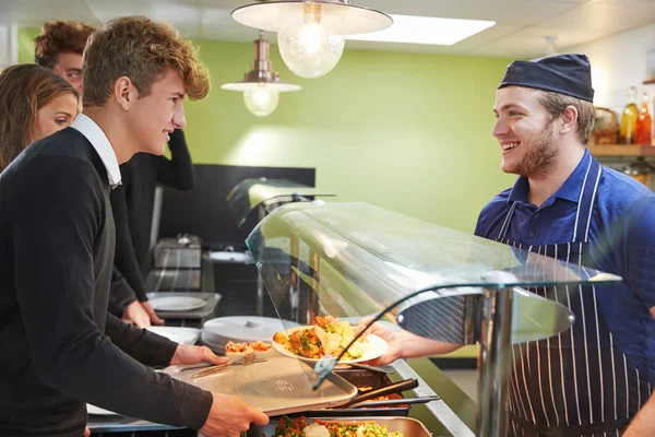 Étudiants Adolescents Servis Repas Cantine Scolaire — Photo