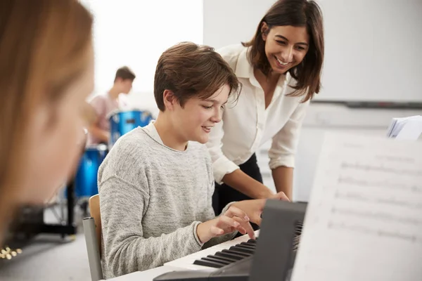 Alumno Masculino Con Profesor Tocando Piano Clase Música —  Fotos de Stock