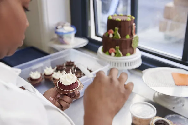 Black Woman Preparing Food Bakery Shoulder View — Stock Photo, Image