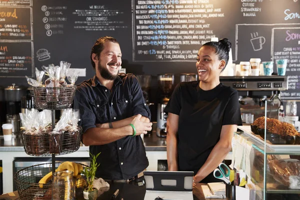 Masculino Feminino Baristas Atrás Contador Café — Fotografia de Stock