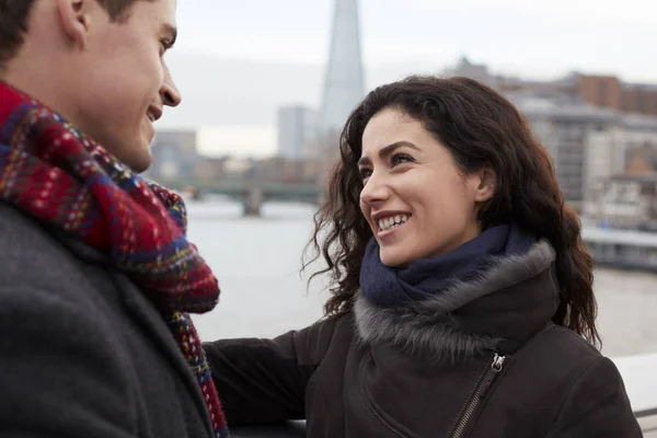 Young Tourist Couple Visiting London Winter — Stock Photo, Image