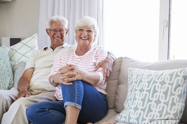 Portrait Senior Couple Relaxing Sofa Home Together — Stock Photo, Image