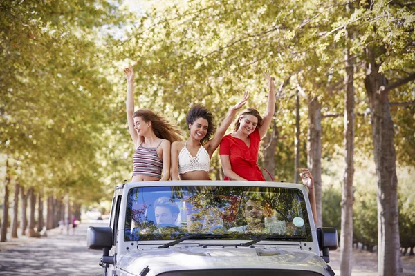 Girlfriends Standing Back Open Top Car Waving — Stock Photo, Image